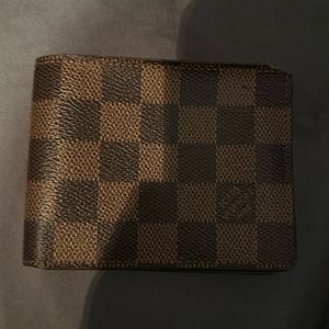 Louis Vuitton wallet men’s damaged
